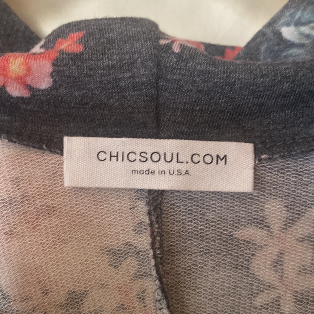 CHICSOUL.COM 2X top - Picture 3 of 5
